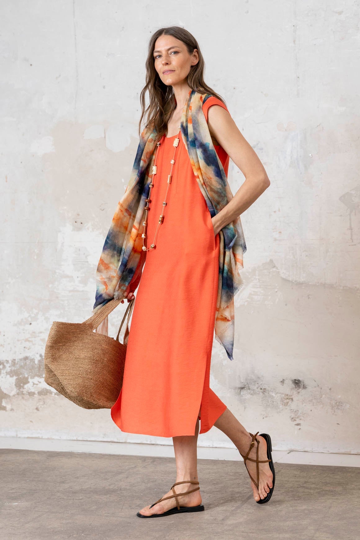 VESTIDO TRIANGULO ESPALDA CORAL