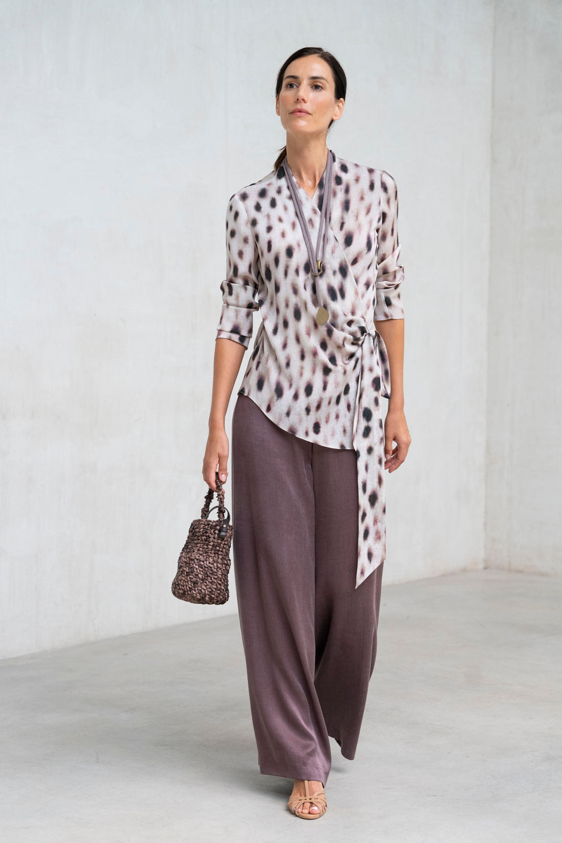 TOP ESTAMPADA CRUZADA LAZO BEIGE-CRUDO