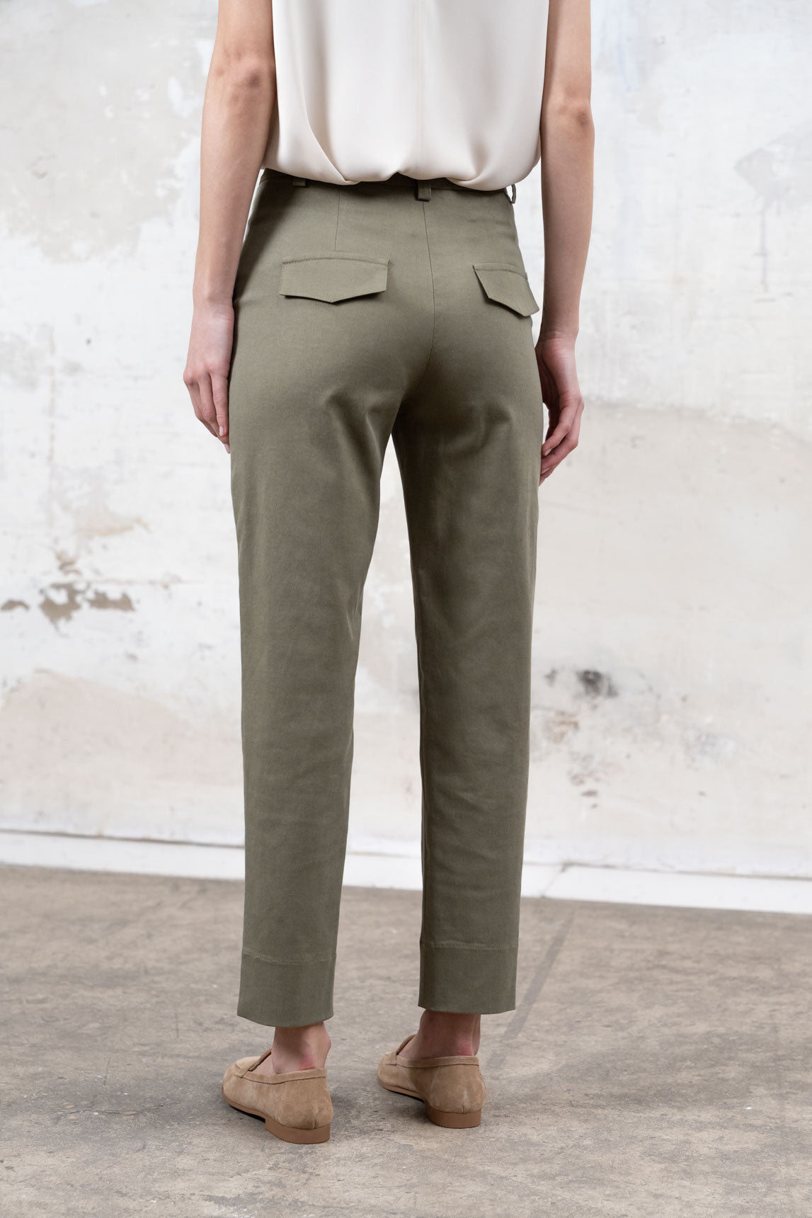 PANTALÓN ABERTURA ABAJO KAKI