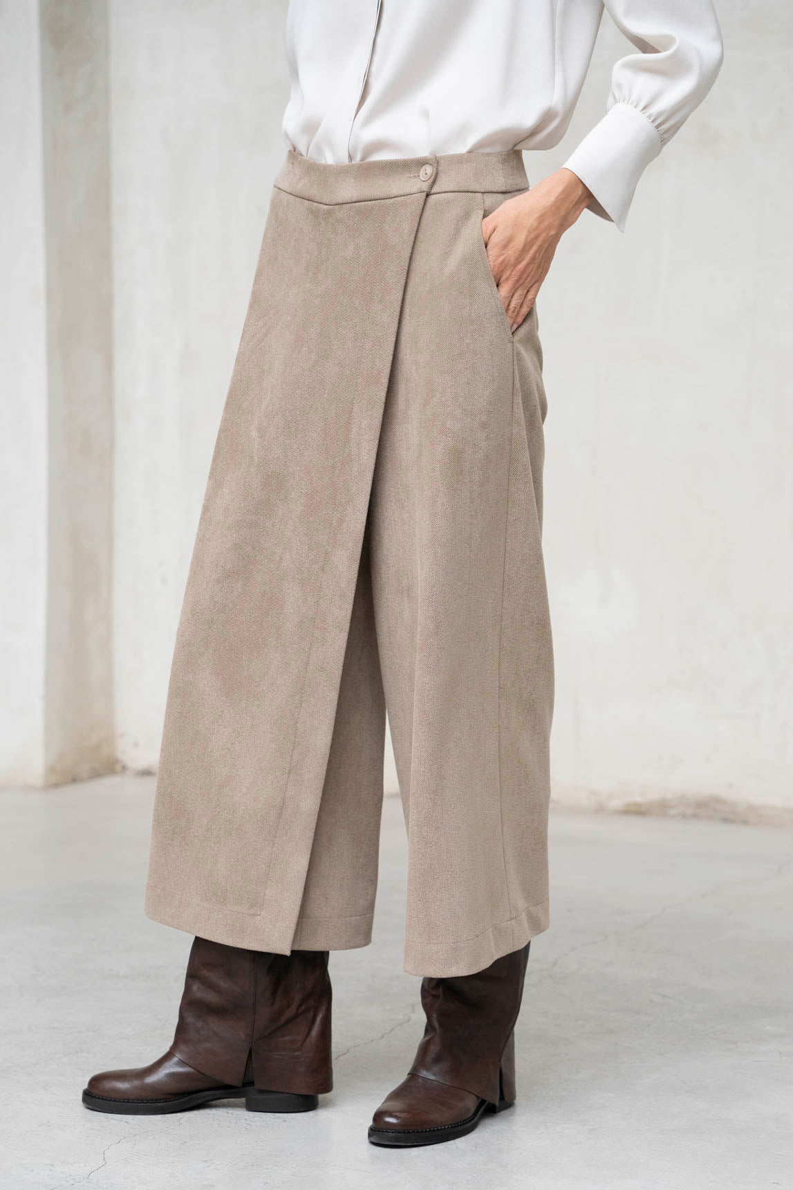 PANTALON CRUZADO BEIGE