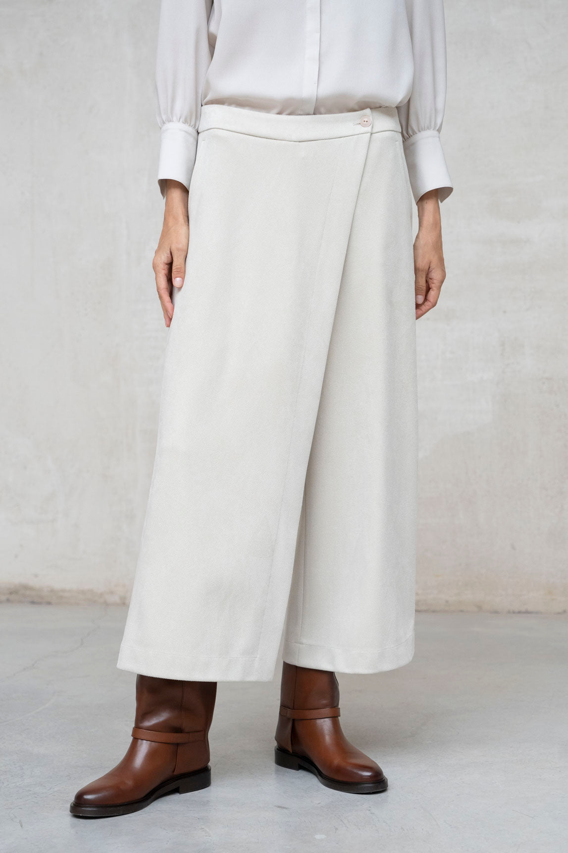 PANTALON CRUZADO HUESO