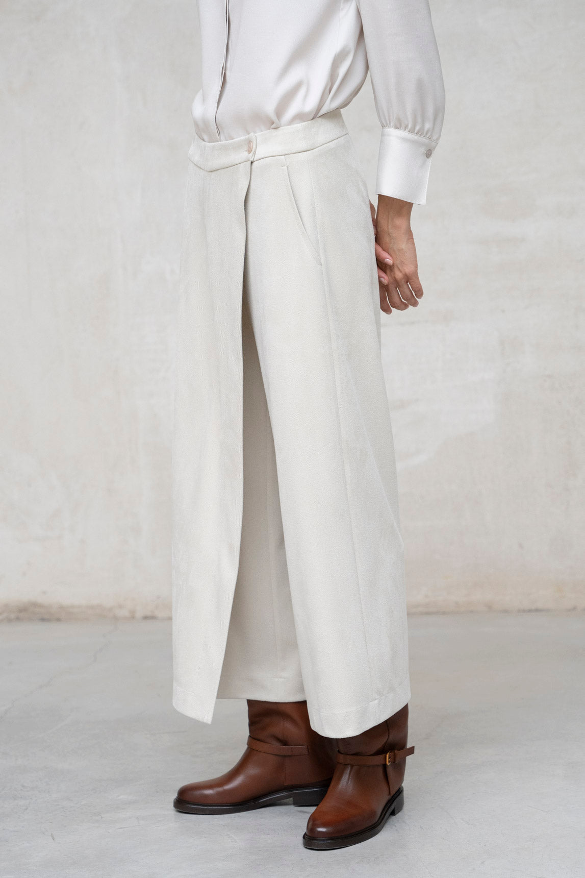 PANTALON CRUZADO HUESO