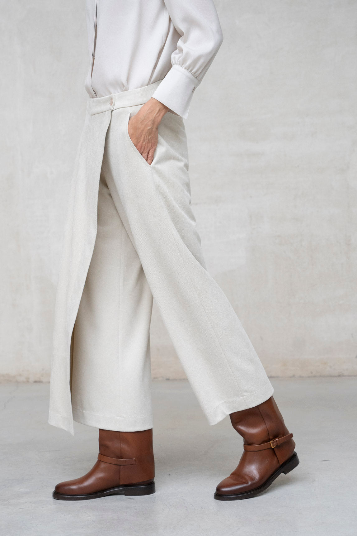 PANTALON CRUZADO HUESO