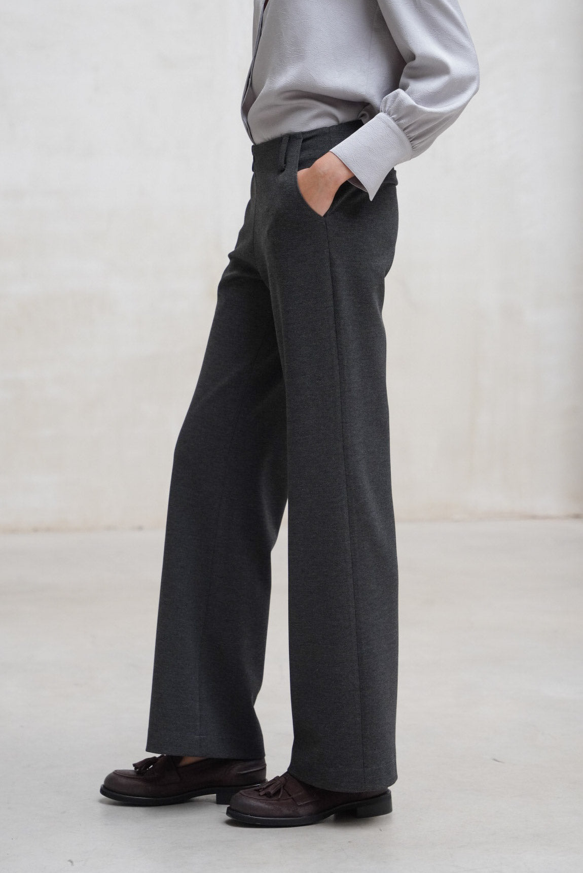 PANTALÓN RECTO LARGO ANTRACITA