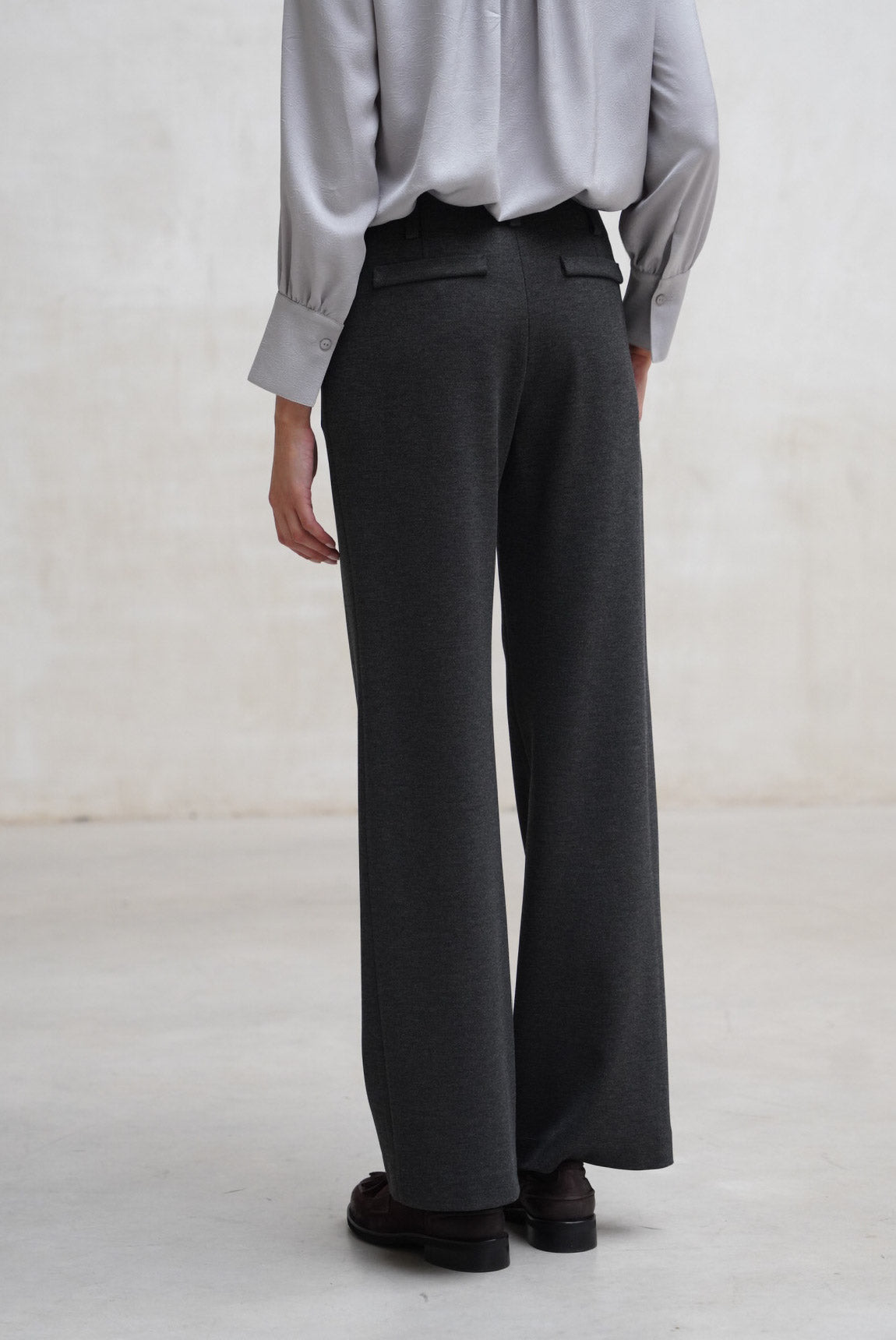 PANTALÓN RECTO LARGO ANTRACITA