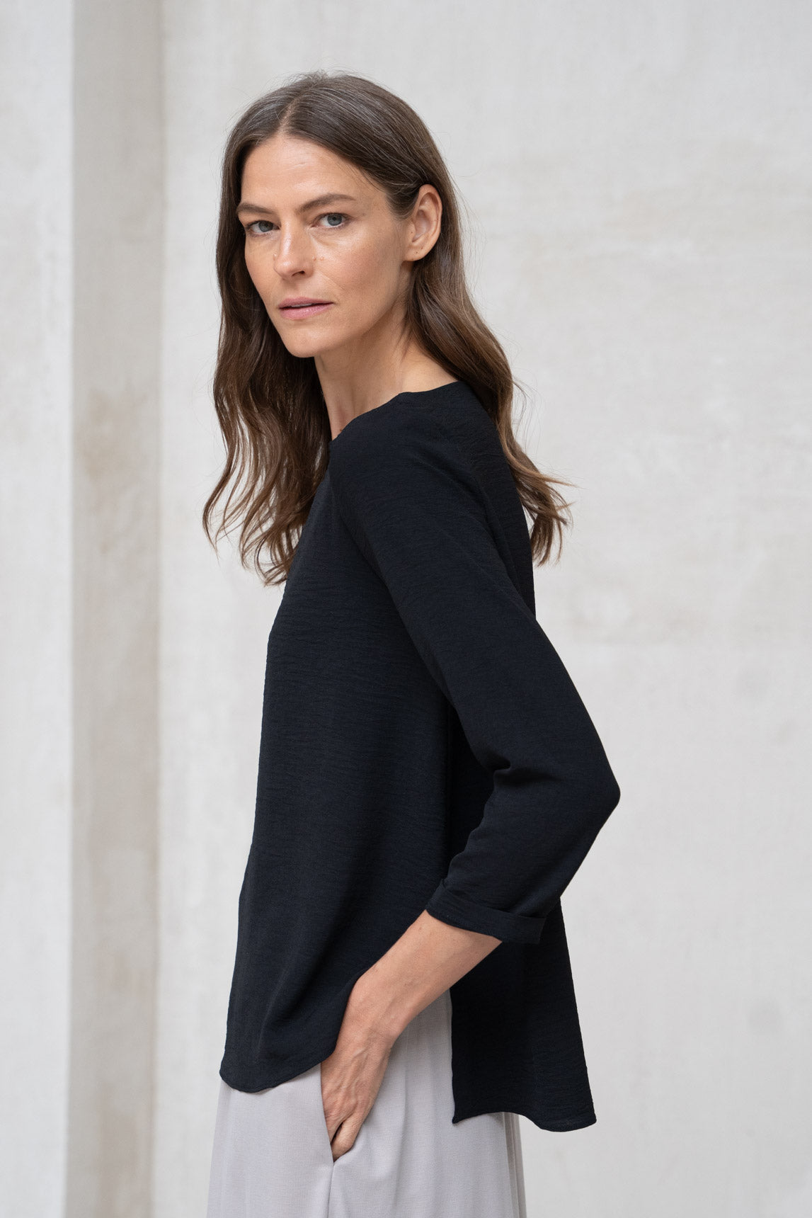 JERSEY TREVI CUELLO BARCO NEGRO