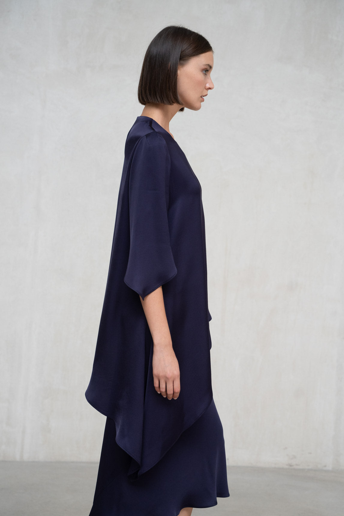 CUERPO SESSA MANGA ASIMÉTRICA MARINO