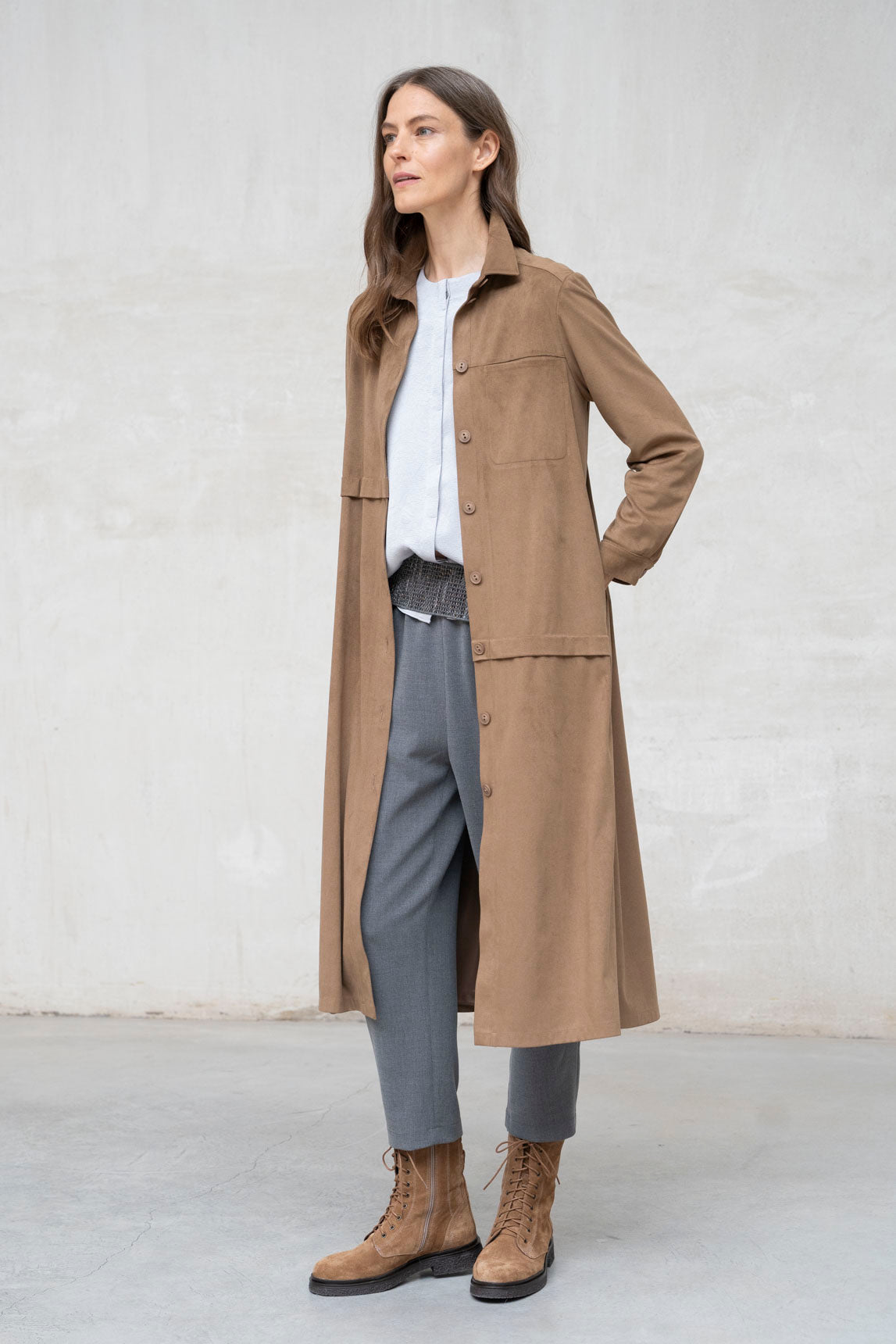 VESTIDO LEVITA ASTI LARGO ANTELINA CAMEL