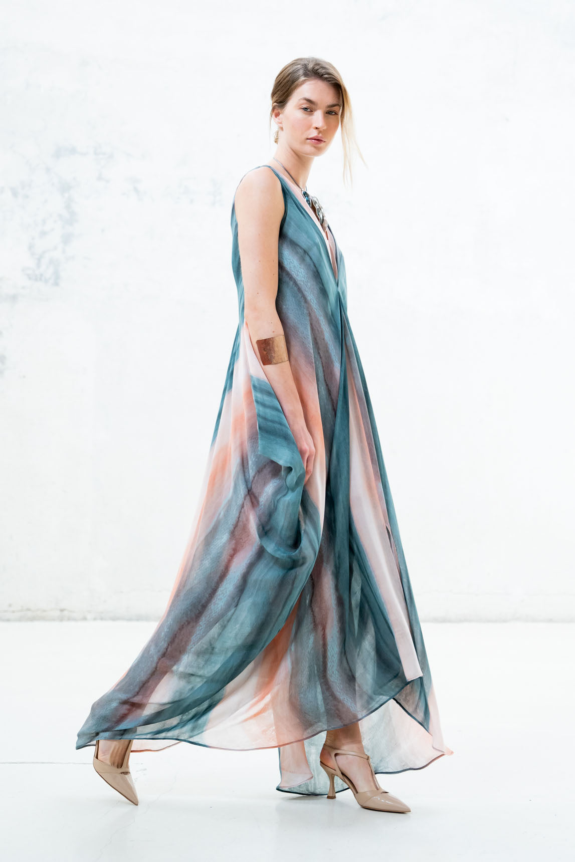 VESTIDO LARGO VERDE AGUA SALMÓN Y CRUDO