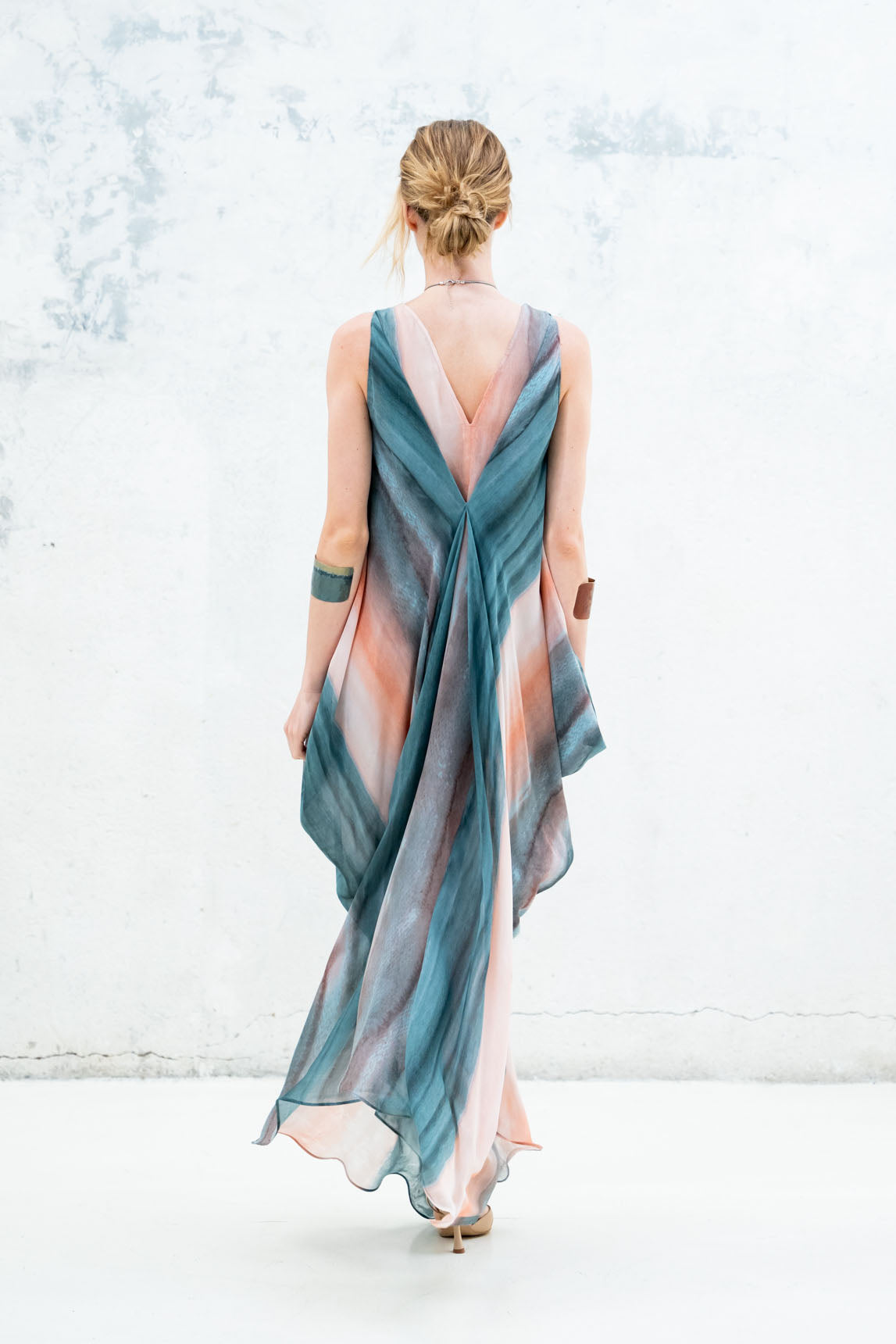 VESTIDO LARGO VERDE AGUA SALMÓN Y CRUDO